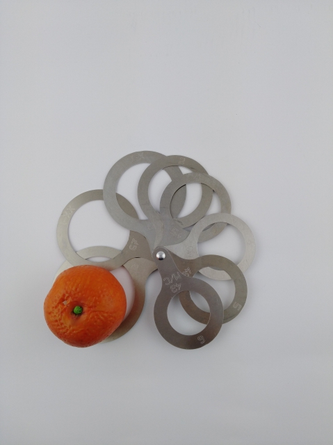 Caliber for mandarins 8 rings diameter from 43 to 78 mm