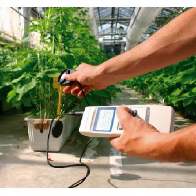 Digital lux meter