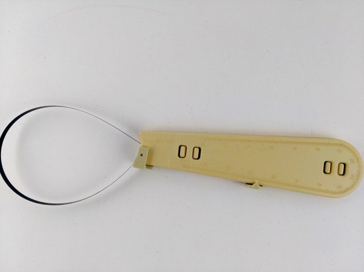 Universal caliper